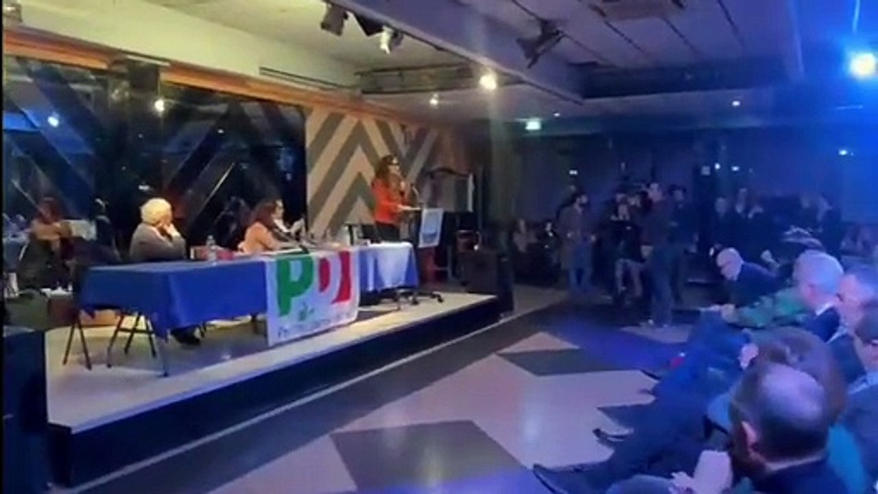 Firenze, Sara Funaro candidata a sindaco del centrosinistra: "Lavoro di squadra ? fondamentale"