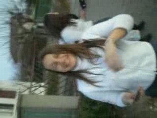 Lol raphael et jess vendant des string lol 1euros