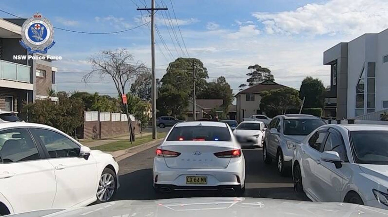 Telco worker charged with stealing $3 million in phones and accessories