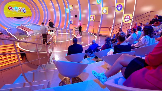 Après une année de combat contre le cancer, Marion, candidate de Chacun son tour revient ce midi sur France 2, le crâne rasé et pleine d'espoir : Je me suis dit que ça pourrait faire du bien à d'autres femmes