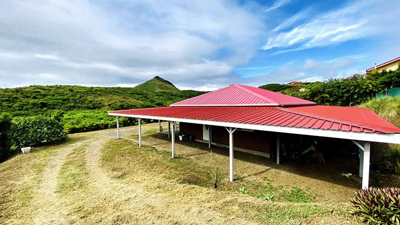Villa à Vendre F3 de Rêve à Les Hauts de Karikaté - Sérénité et Vue Panoramique