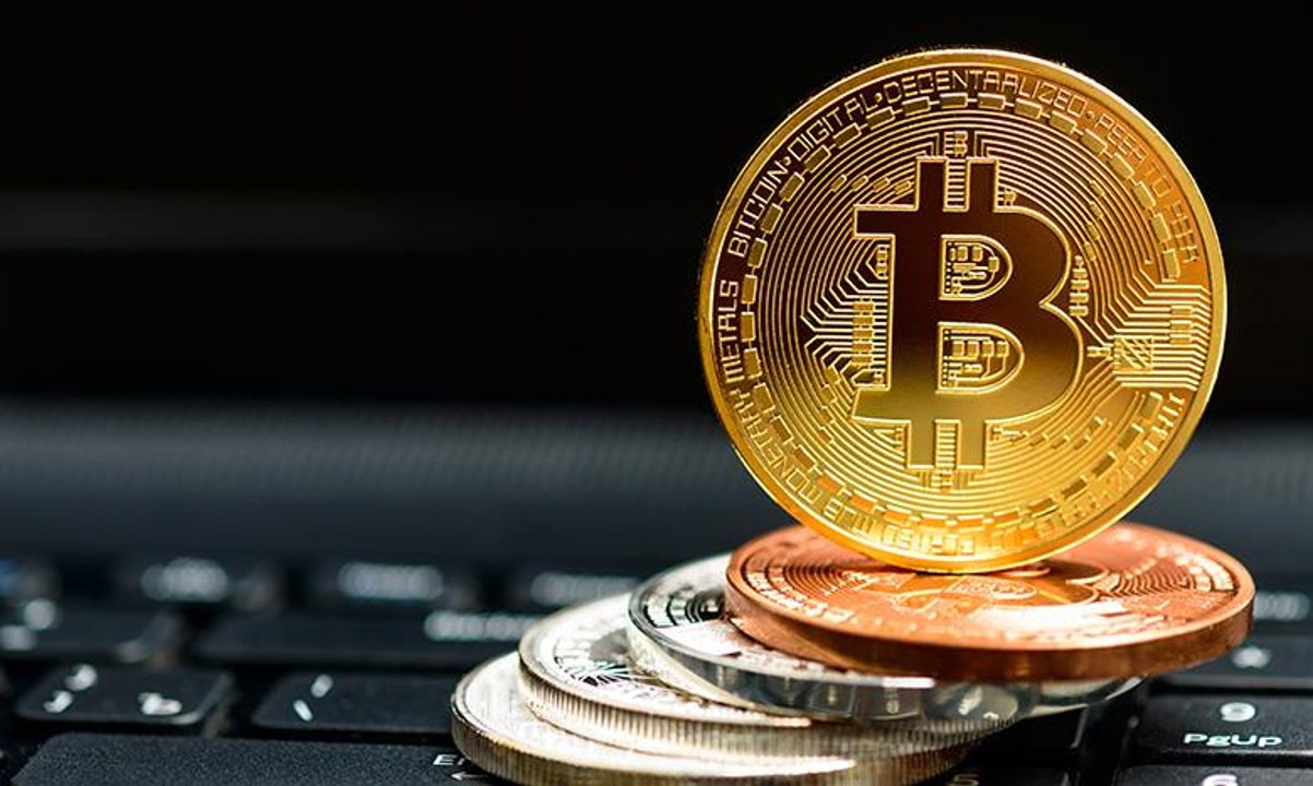 عملة بتكوين المشفرة تتخطى الـ 40 ألف دولار لأول...