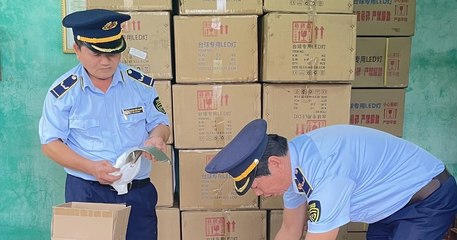 Bắt ô tô tải chở hơn 1000 đèn led nhập lậu từ Trung Quốc