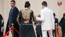 في ختام مهرجان مراكش.. ساندية تاج الدين تكشف عن وشمها وهي ممسكة بيد ناصر أقباب