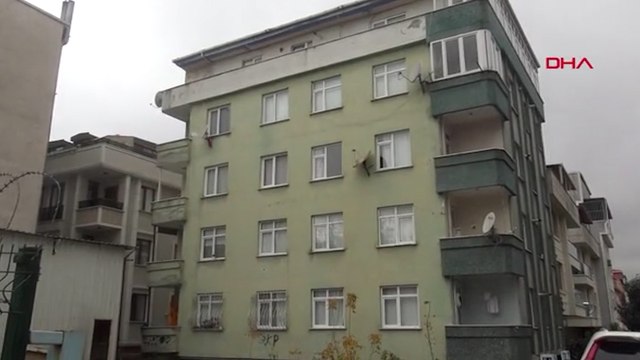 Avcılar'da kolonları çatlayan bina tahliye edildi