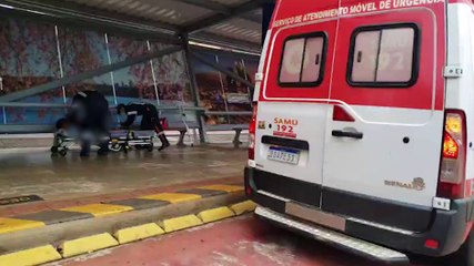 Com a perna quebrada e apresentando crise convulsiva, homem é socorrido no Centro