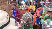 Endonezya'da yanardağ patlaması: Ölü sayısı yükseldi, kayıplar aranıyor