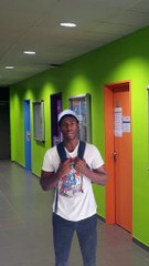 Le CPE qui confisque les téléphones au collège