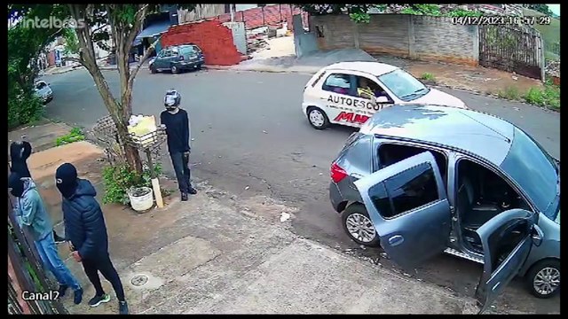 Vídeo: Fortemente armados, homens invadem residência para realizarem execução, mas morrem em confronto com a PM