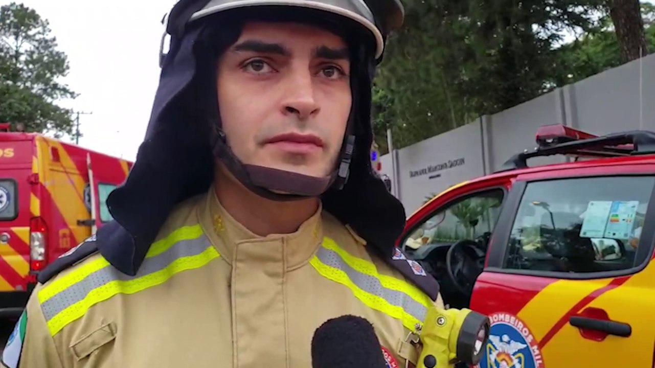 Forte colisão entre veículos mobiliza várias equipes do Corpo de Bombeiros