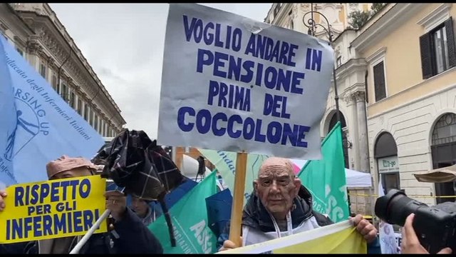 Medici e infermieri da tutta Italia manifestano in piazza a Roma