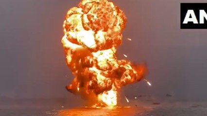 नौसेना ने दिखाया पराक्रम, समुद्र में दुश्मन के तेल रिग को नष्ट करने की ड्रिल का किया प्रदर्शन