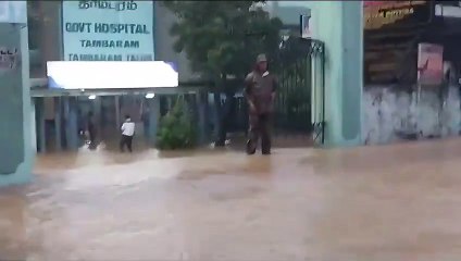 क्रोमपेट क्रोमपेट सरकारी अस्पताल में घुसा बारिश का पानी