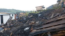 Dos niños y una persona sin identificar murieron calcinados en incendio de una vivienda en Manizales