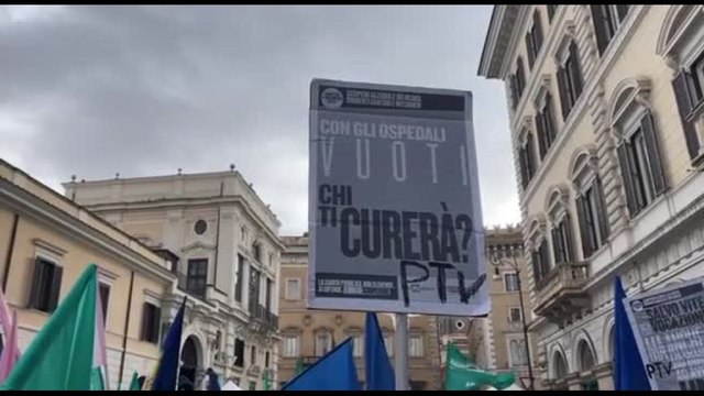 Sciopero dei medici, la protesta a Roma: Salviamo la sanità pubblica