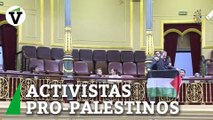 Activistas pro-palestinos interrumpen a Albares en el Congreso al grito de 