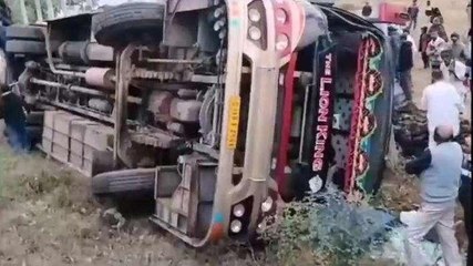 बड़ा हादसा: श्रद्धालुओं से भरी बस अनियंत्रित होकर पलटी, एक कि मौत