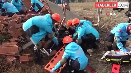 Samsun'da film gibi tatbikat: Selde mahsur kalanlar karadan ve havadan böyle kurtarıldı