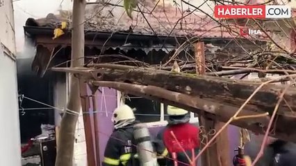 Düzce'de tek katlı ev yangında kullanılamaz hale geldi