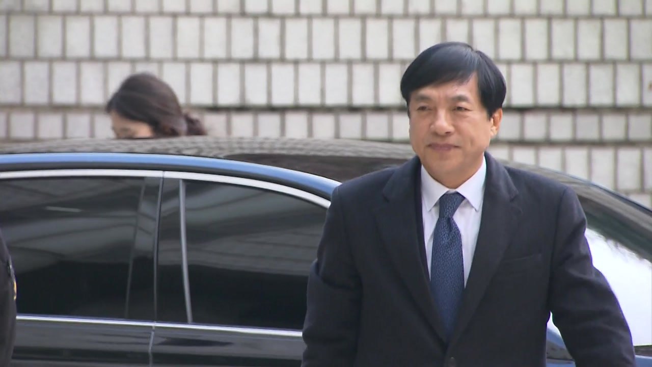 檢, '김학의 불법출금 수사 외압' 이성윤 2심서도 징역 2년 구형 / YTN