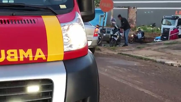 Jovem fica ferida em acidente entre motos na Av. Piquiri