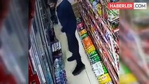Sultangazi'de markete giren hırsız, çaldığı ürünleri göğsüne sakladı: O anlar kamerada