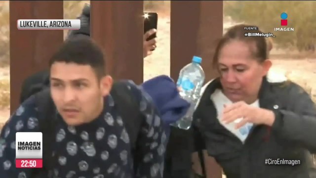 Traficantes rompen muro fronterizo para cruzar indocumentados a EU