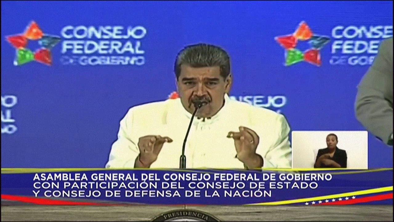 Maduro dice que otorgará licencias a empresas petroleras en zona reclamada a Guyana