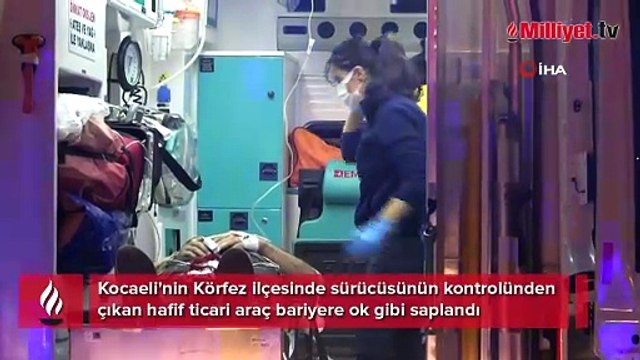Hafif ticari araç bariyere ok gibi saplandı! Anne ağır yaralandı
