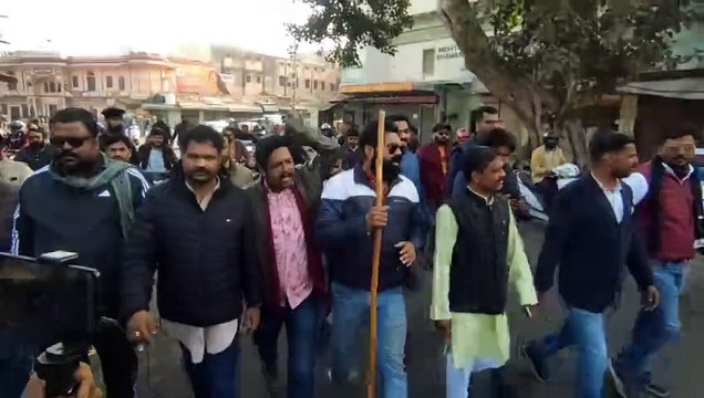 Ajmer Bandh: सड़कों पर करणी सेना, अजमेर में बंद का मिला-जुला असर