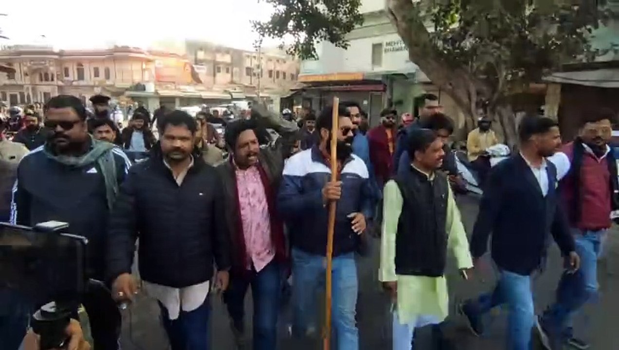 Ajmer Bandh: सड़कों पर करणी सेना, अजमेर में बंद का मिला-जुला असर