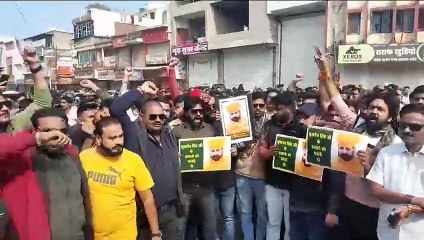 हत्या के विरोध में बांसवाड़ा बंद, निकाली रैली, किया प्रदर्शन