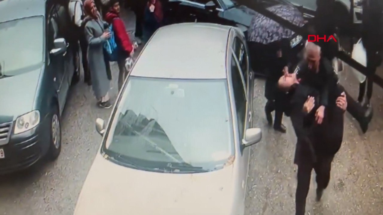 İETT otobüsünde biber gaz sıktı, yolcular fenalaştı