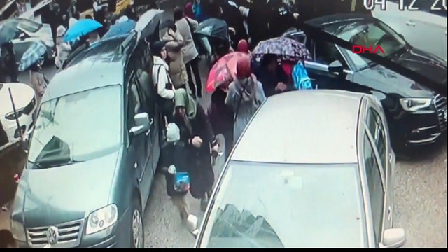 Otobüste ‘yer verme’ tartışmasında biber gazı sıktı! Yolcular fenalaştı