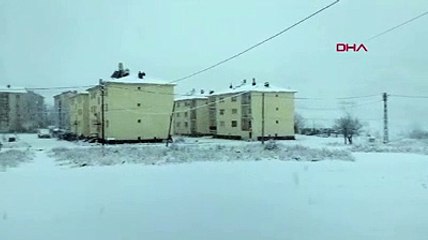 Tunceli kara gömüldü, yollar kapandı