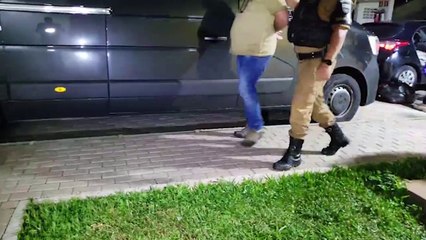 Casal é preso em flagrante com HB20 forrado de capulho e maconha na rodovia BR-277 em Cascavel