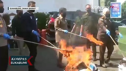 Скачать видео: Kejaksaan Pemusnahan Barang Bukti, Perkara Narkotika Dan Obat Keras Terlarang