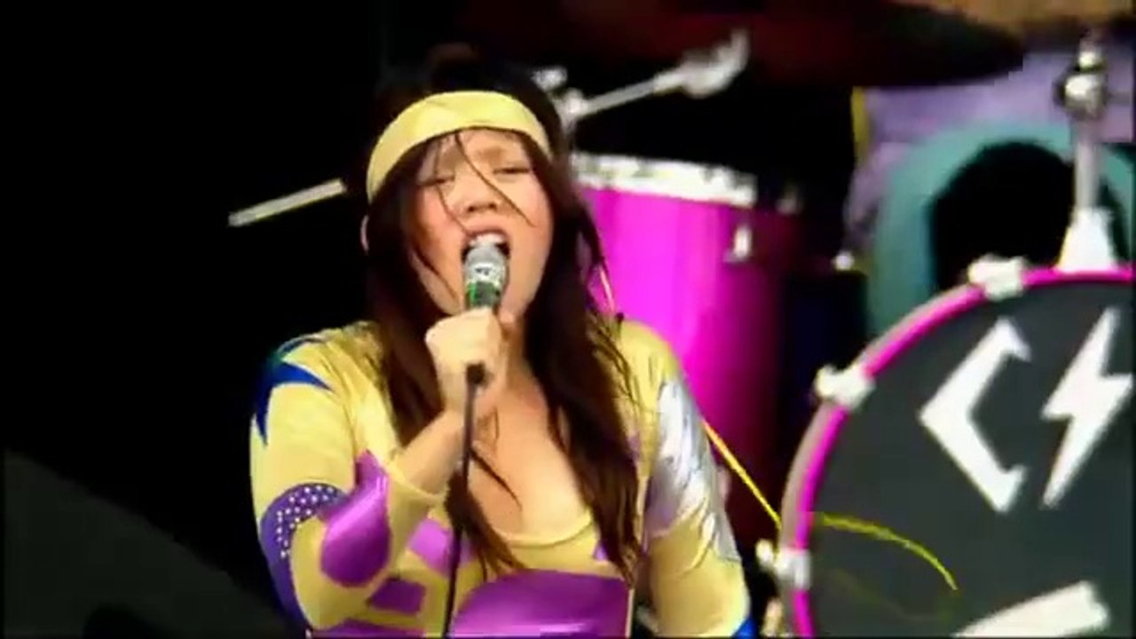 CSS live Glastonbury 2007