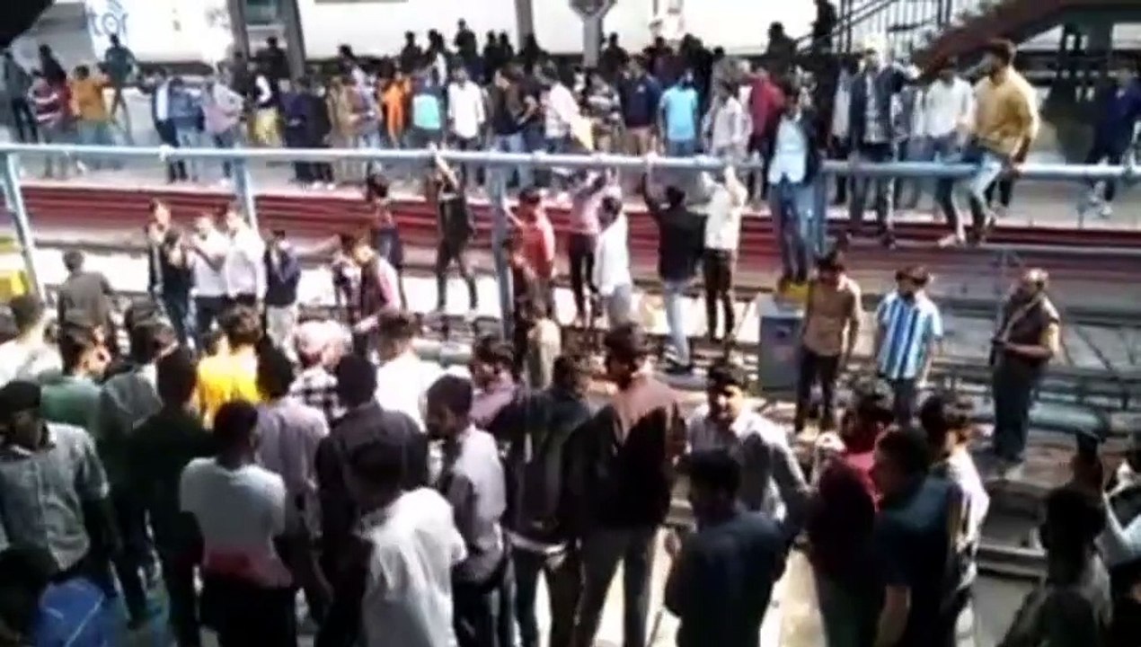 Sukhdev Singh Murder: गोगामेड़ी हत्याकांड के विरोध में जोधपुर बंद, समर्थकों ने रेलवे स्टेशन पर की तोड़फोड़