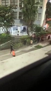 Roubos aumentam em Copacabana (mas 'justiceiros' castigam os criminosos)