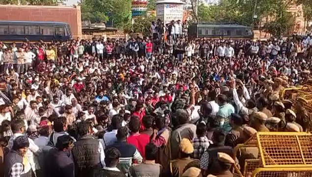 सुखदेव गोगामेड़ी हत्याकाड़ के ​विरोध राजस्थान बंद रहा, हाइवे जाम, ट्रेनें रोकी