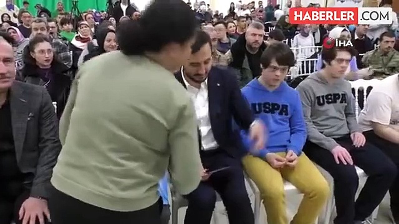 Bağcılar Belediyesi Engelliler Günü etkinliğinde kuaförler yarıştı