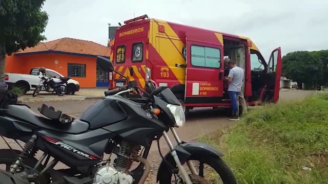 Mulher fica ferida após se envolver em acidente de trânsito no Maria Luiza