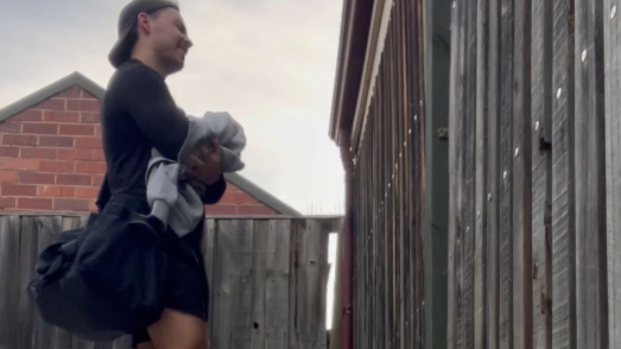 'You're so precious!' - Woman in awe after te-rizz-ic boyfriend surprises her with flowers