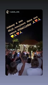 Sur place a eu lieu la traditionnelle veillée sur la tombe du chanteur au cimetière de LorientVeillée sur la tombe de Johnny Hallyday au cimetière de Lorient à Saint-Barthélémy pour le 6ème anniversaire de sa mort