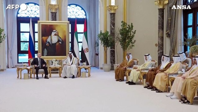 Putin incontra il leader degli Emirati Arabi Mohammed bin Zayed