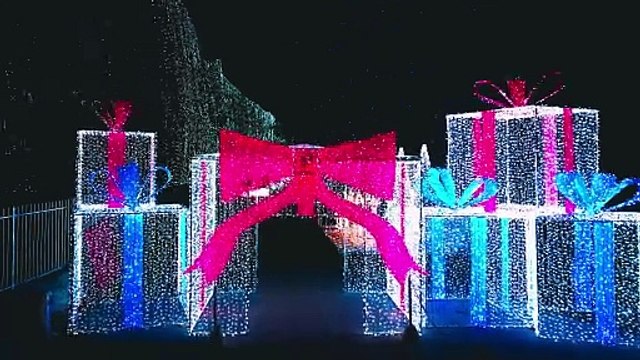 Lucine di Natale 2023, a Leggiuno si accende la magia delle Feste: i 700mila led danno spettacolo