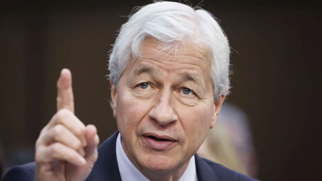 Jamie Dimon blasts crypto, tells Senate he would ‘close it down’—even as JPMorgan pushes forward with blockchain payments