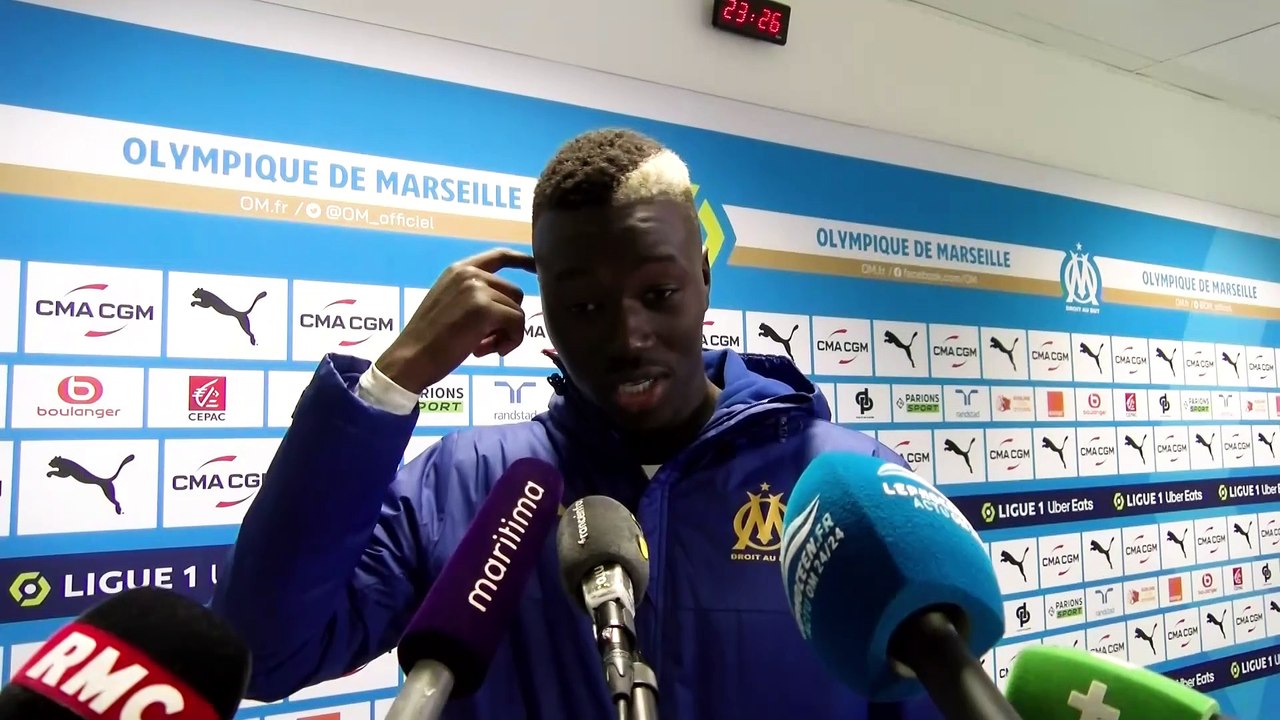 OM-OL : Pape Gueye n'a pas boudé son plaisir. Une belle soirée pour lui. - Vidéo Dailymotion