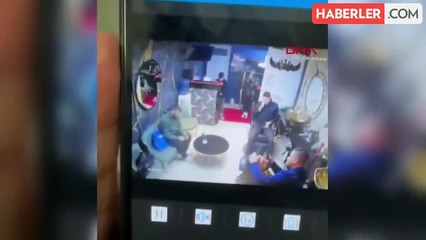 BERBERDE SIRA BEKLERKEN HUSUMETLİSİNCE TABANCAYLA VURULDU; O ANLAR KAMERADA